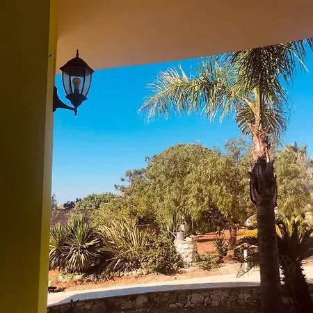 ベッド・アンド・ブレックファスト Mondoverde & Surano