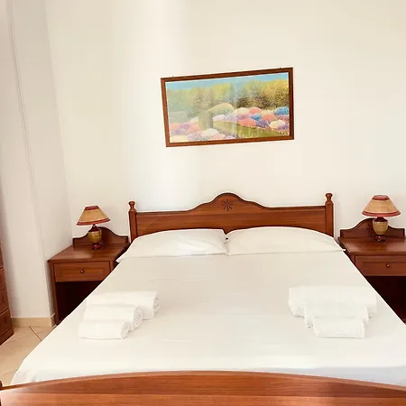 Mondoverde & فندق مبيت وإفطار Surano